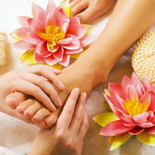 I NAILS AND SPA - DELUXE SPA PEDICURE $ 50 - Coffee